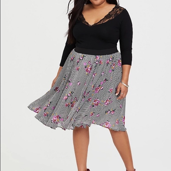 Torrid Skater Skirt Size 2X - Picture 1 of 12